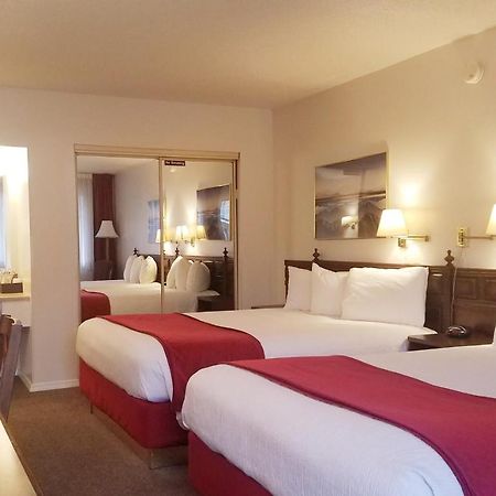 Sovana Inn Medford Ngoại thất bức ảnh