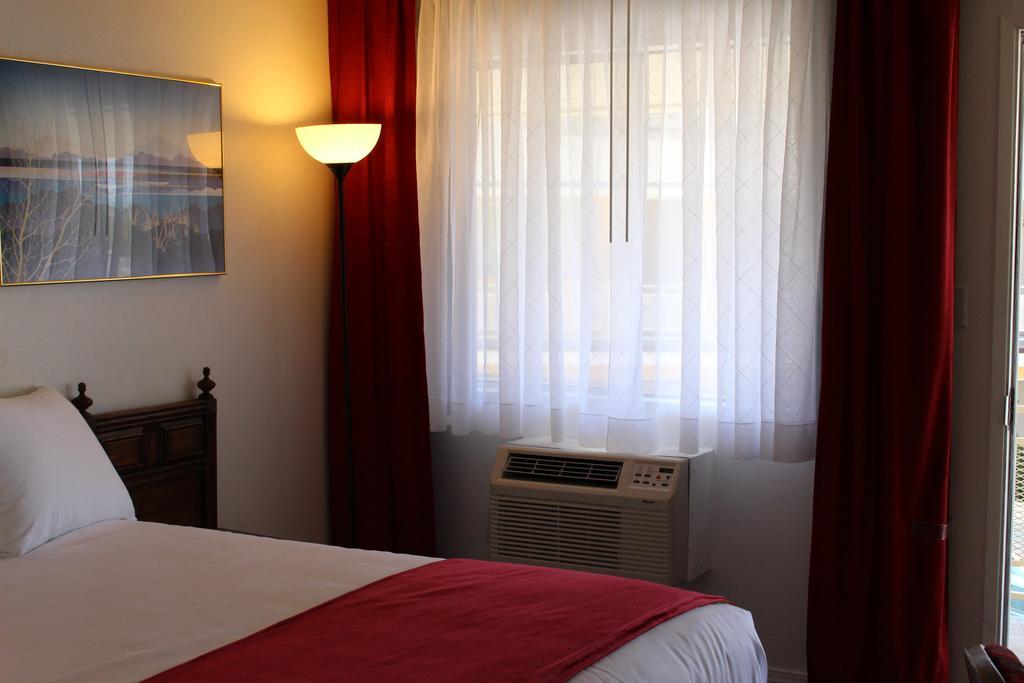 Sovana Inn Medford Phòng bức ảnh