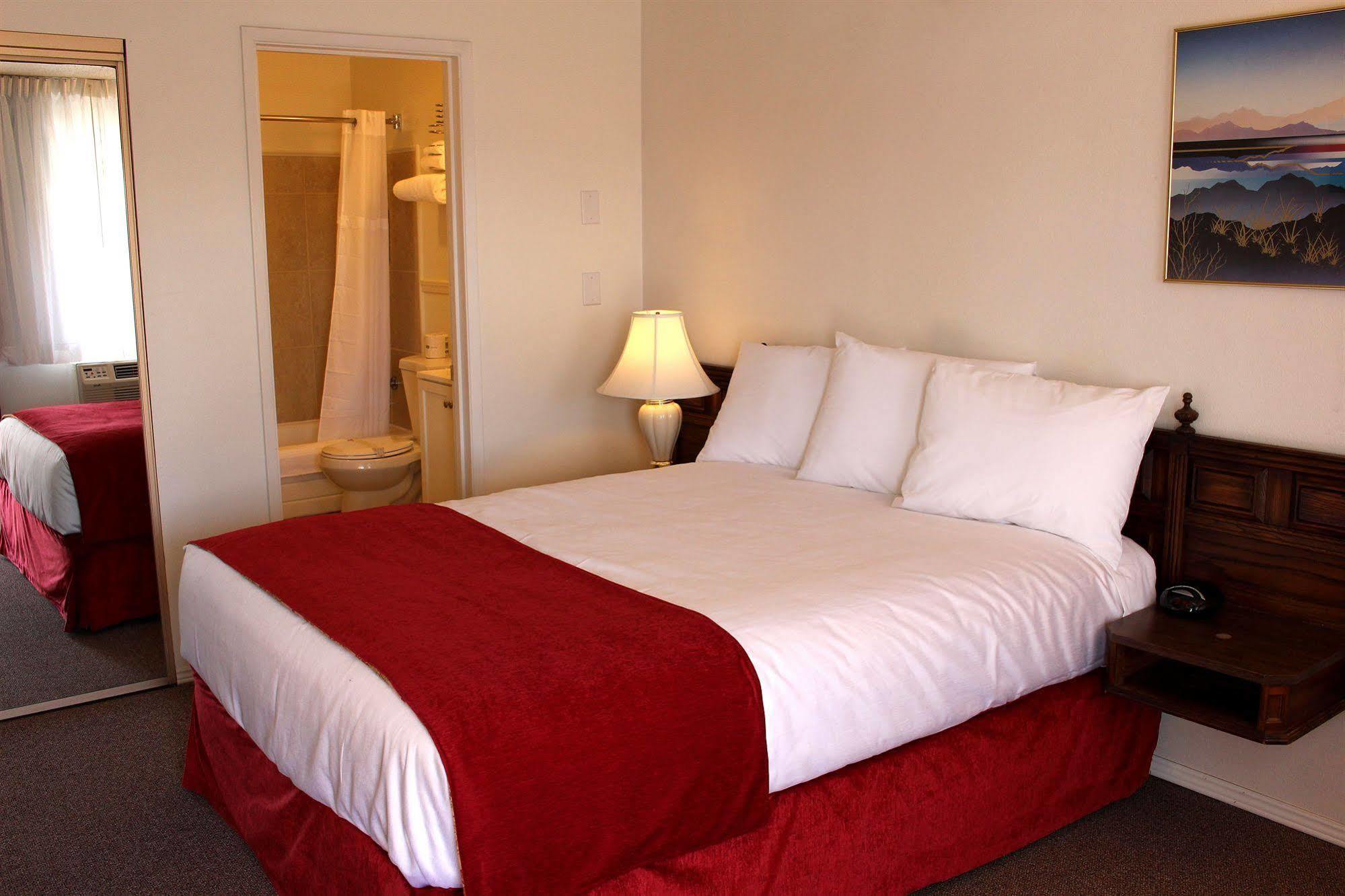 Sovana Inn Medford Ngoại thất bức ảnh